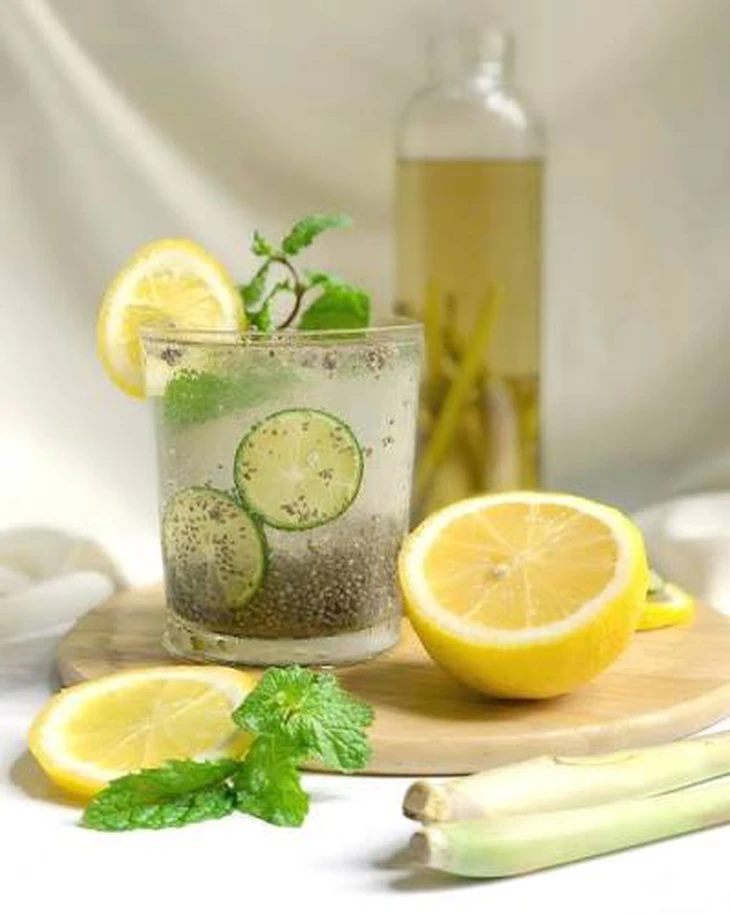 Nước chanh sả hạt chia giải nhiệt mùa hè